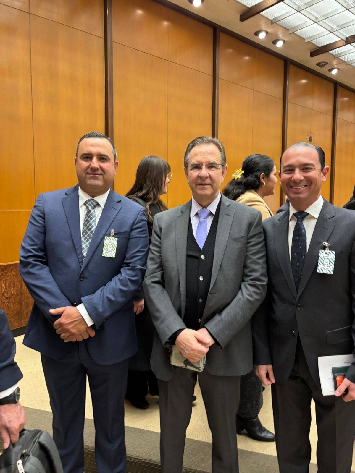 EMILIO DE HOYOS PROMUEVE NUEVO PUENTE INTERNACIONAL EN WASHINGTON