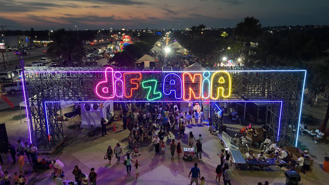FESTEJAN EMILIO Y YAHAIRA A NIÑOS Y NIÑAS DE ACUÑA