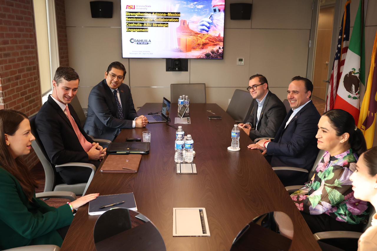 FIRMAMOS EN  WASHINGTON D.C. ACUERDO HISTÓRICO EN MATERIA DE SEMICONDUCTORES: MANOLO