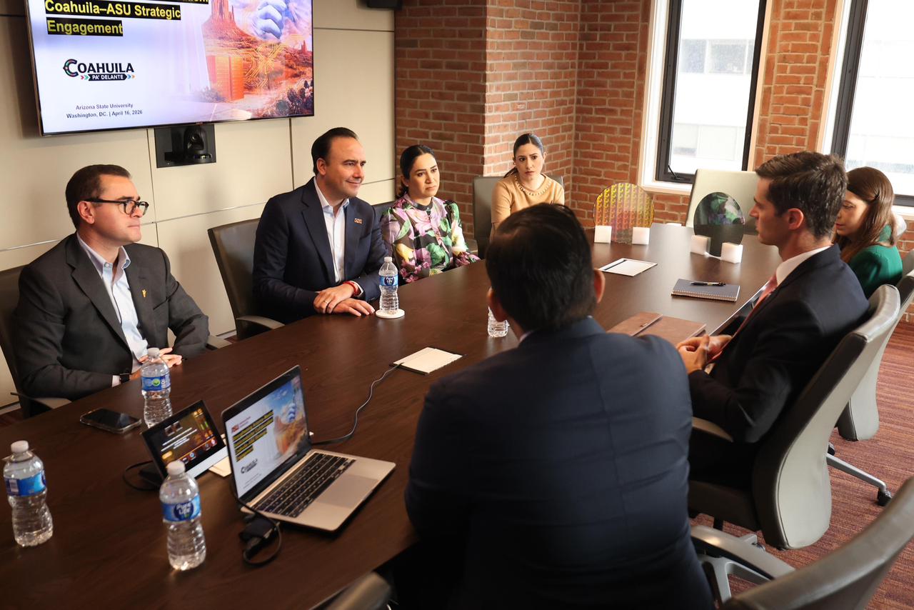 FIRMAMOS EN  WASHINGTON D.C. ACUERDO HISTÓRICO EN MATERIA DE SEMICONDUCTORES: MANOLO