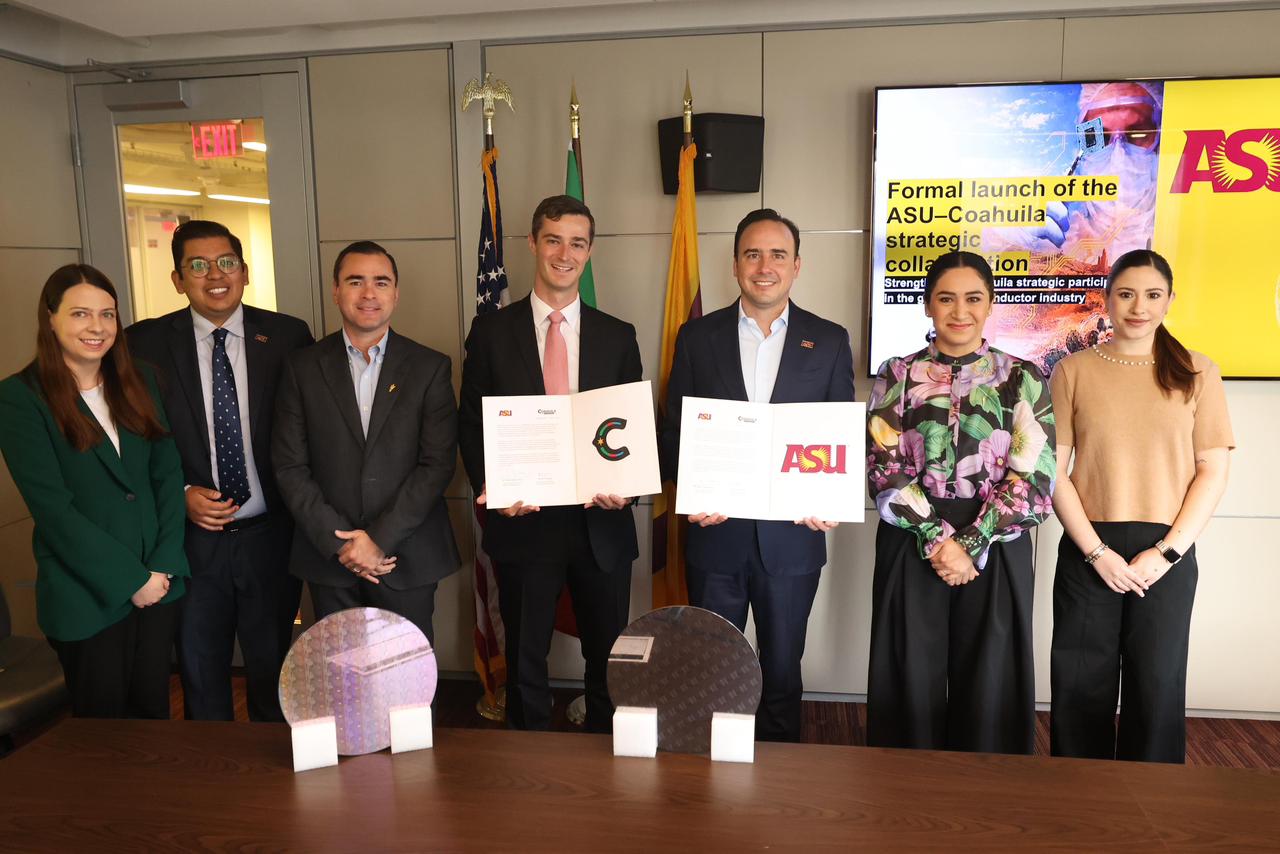 FIRMAMOS EN  WASHINGTON D.C. ACUERDO HISTÓRICO EN MATERIA DE SEMICONDUCTORES: MANOLO