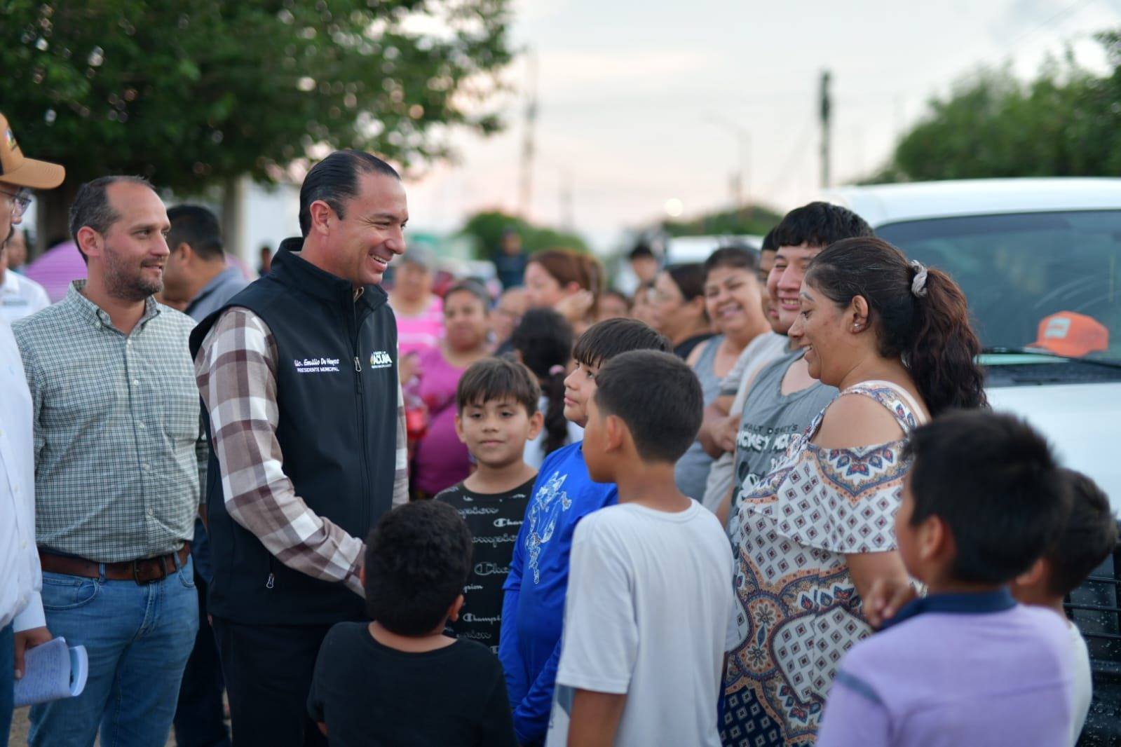 GOBIERNO DE UNIDAD CONSTRUYE RED ELÉCTRICA EN FUNDADORES