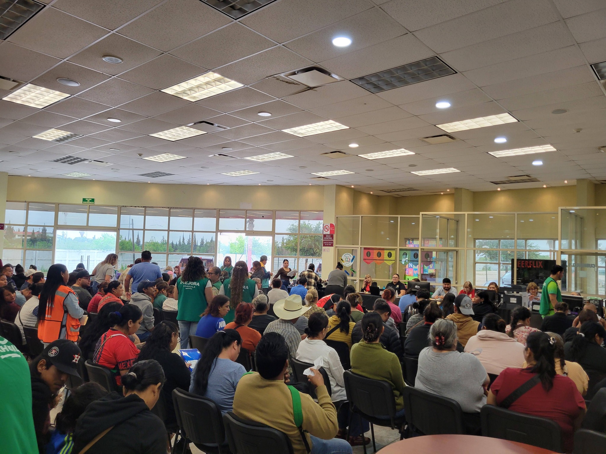 Gran brigada del Registro Civil en la Infoteca Del Estado