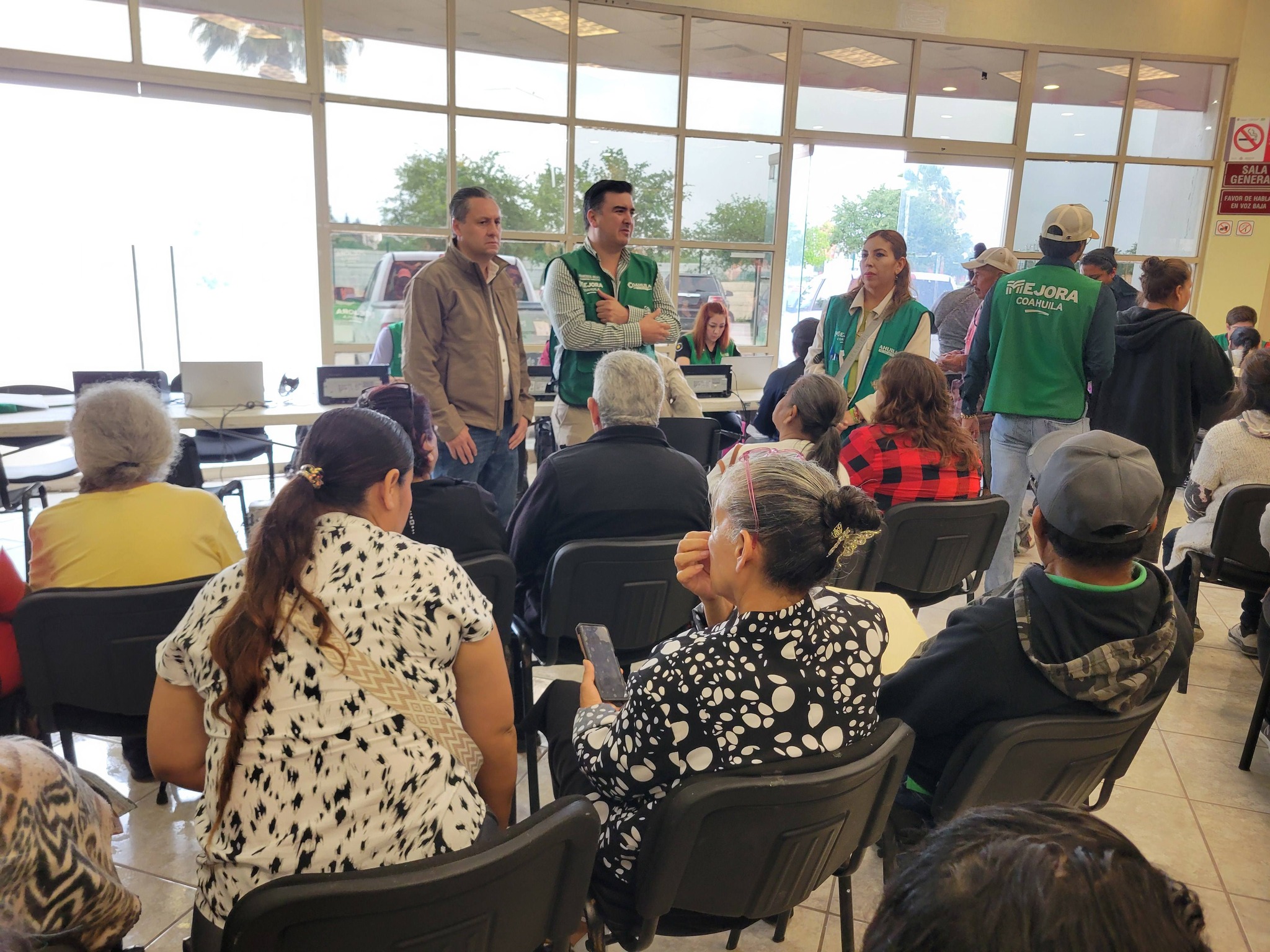 Gran brigada del Registro Civil en la Infoteca Del Estado