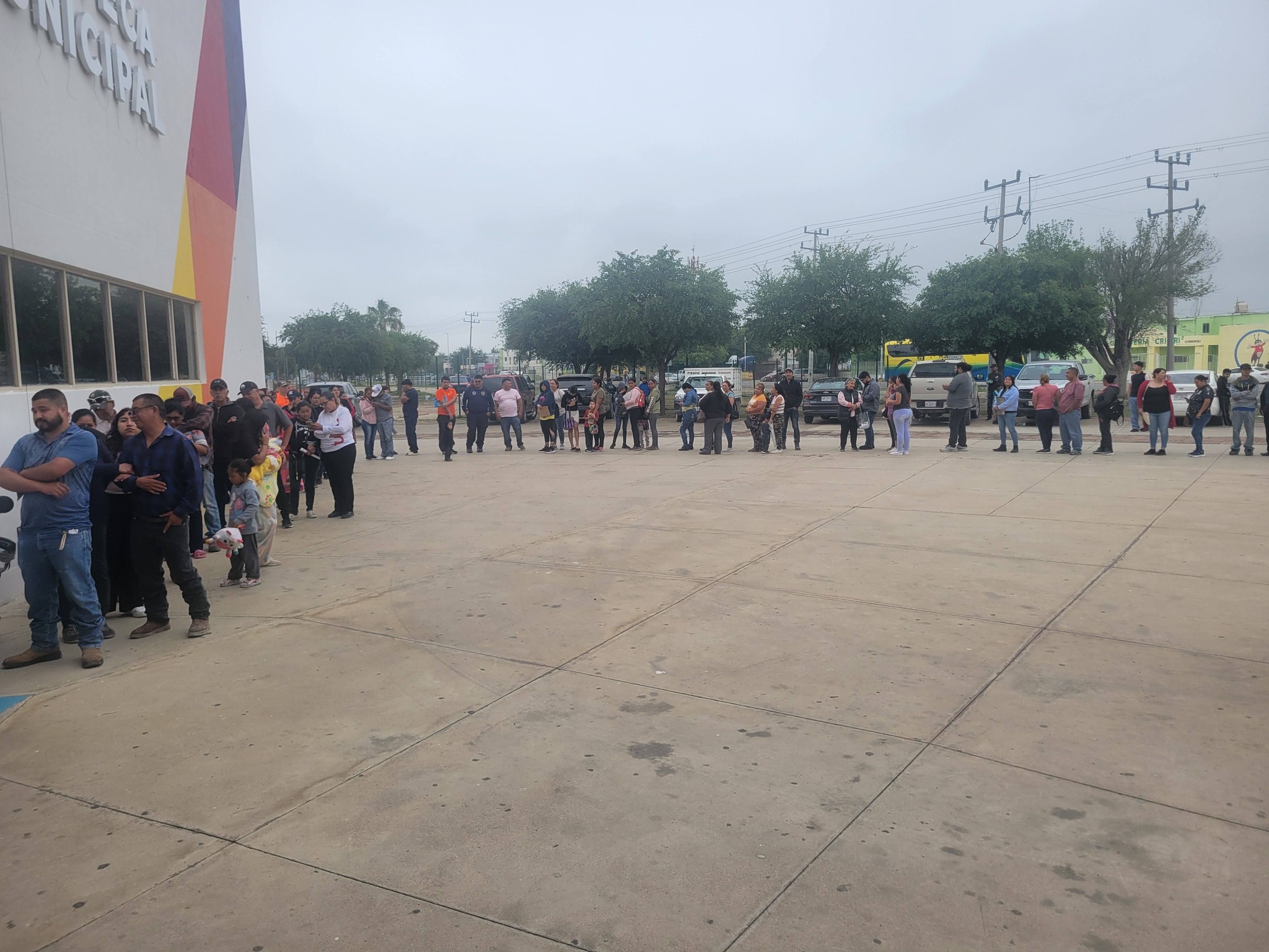 Gran brigada del Registro Civil en la Infoteca Del Estado