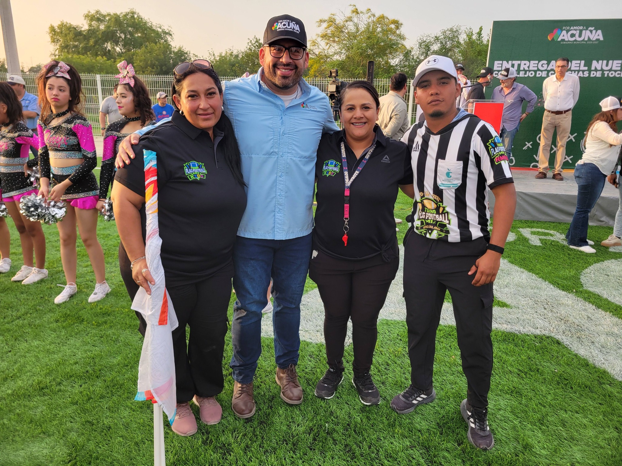 Inaugura el alcalde 3 canchas de tochito