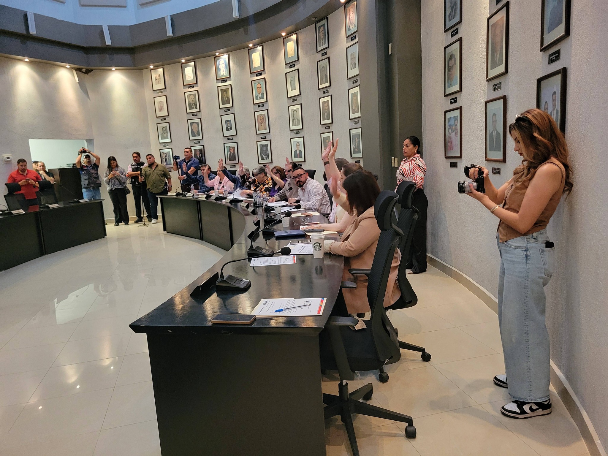 Realizan sesión ordinaria de Cabildo