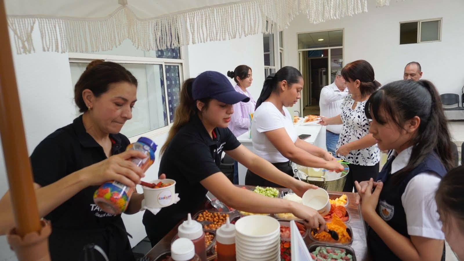 Recibe la señora Yahaira al cabildo infantil