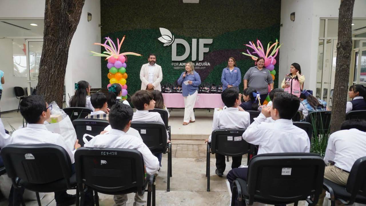 Recibe la señora Yahaira al cabildo infantil