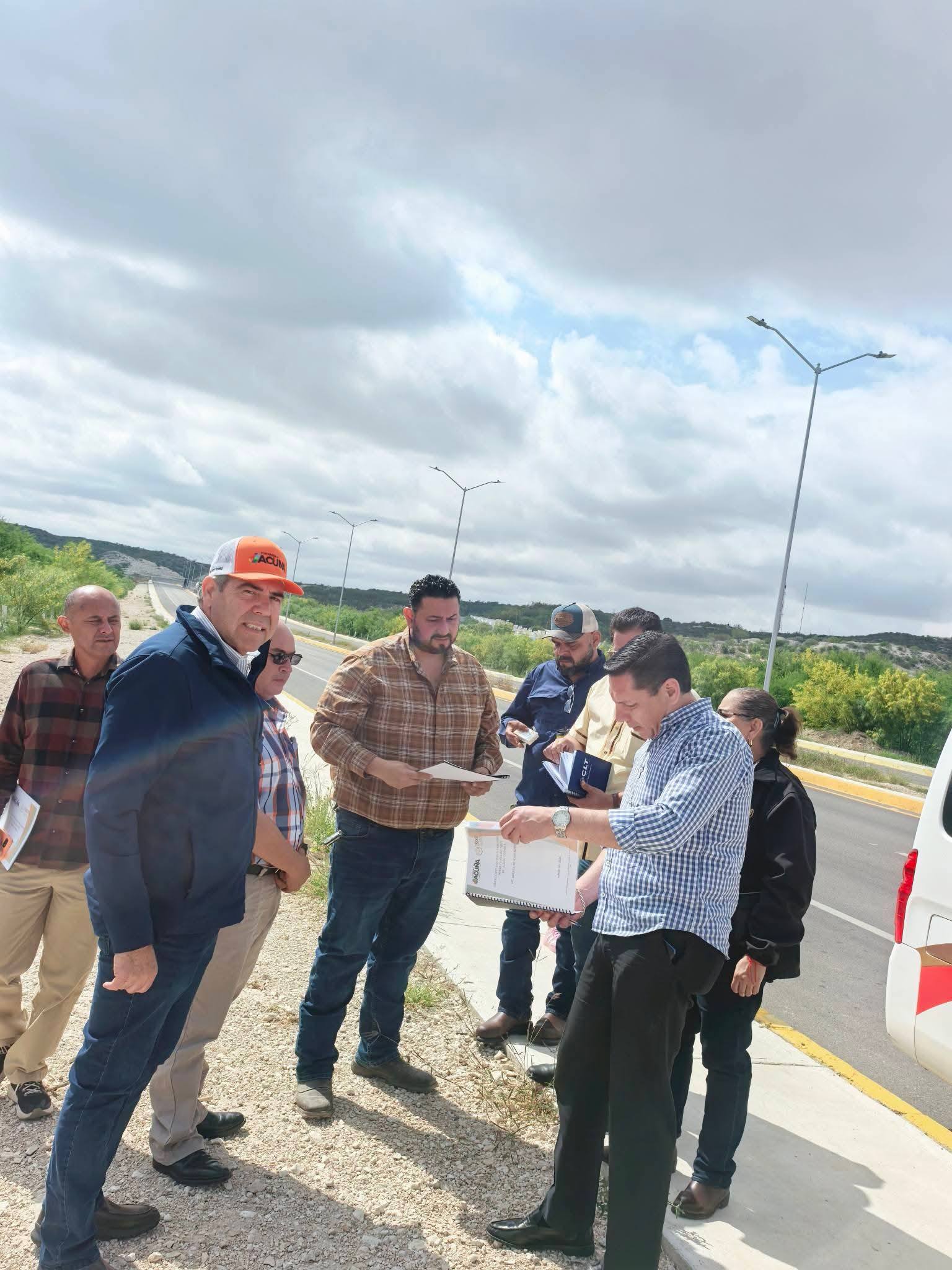 Recorren e inspeccionan terrenos en Ciudad Acuña, considerados para la construcción de la nueva Clínica Hospital del ISSSTE