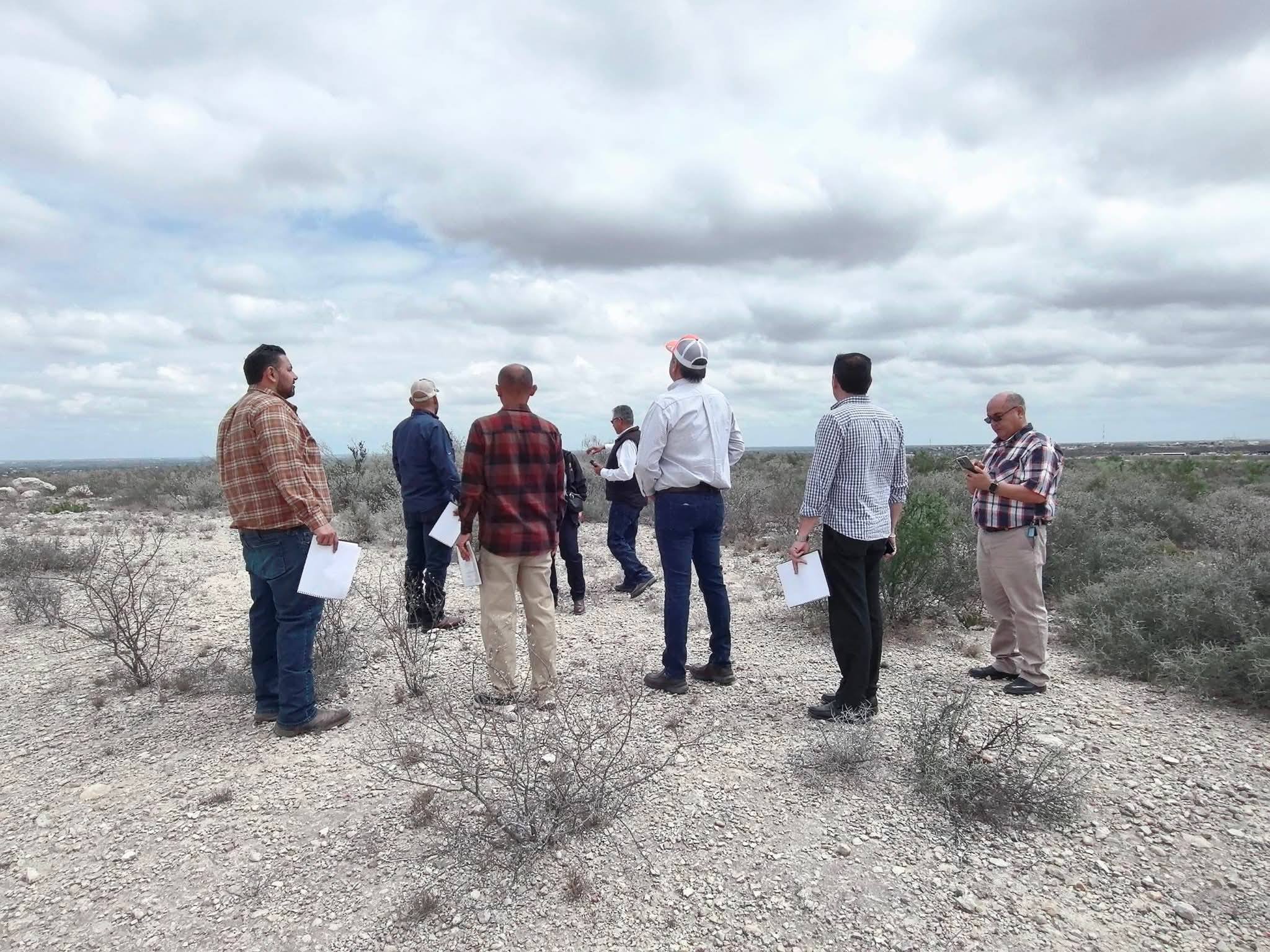 Recorren e inspeccionan terrenos en Ciudad Acuña, considerados para la construcción de la nueva Clínica Hospital del ISSSTE