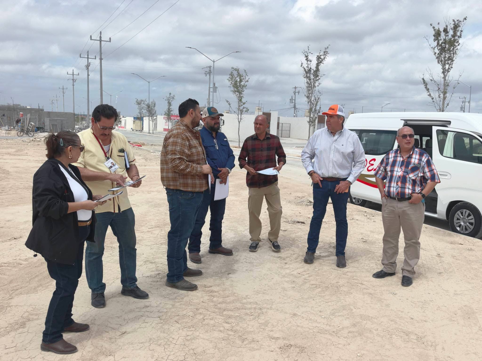 Recorren e inspeccionan terrenos en Ciudad Acuña, considerados para la construcción de la nueva Clínica Hospital del ISSSTE