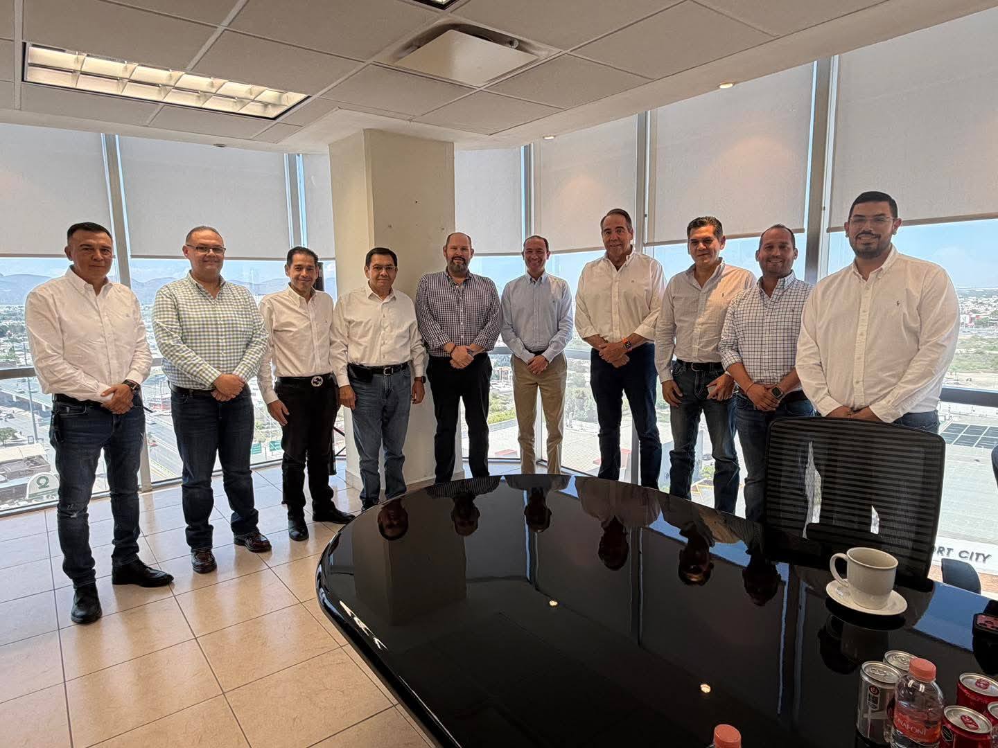 TRABAJA EMILIO POR EL FUTURO DE LA GENTE DE ACUÑA