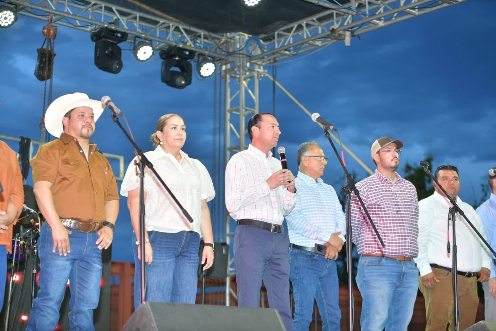 CELEBRA EMILIO A LO GRANDE A LAS Y LOS MEJORES MAESTROS DE COAHUILA