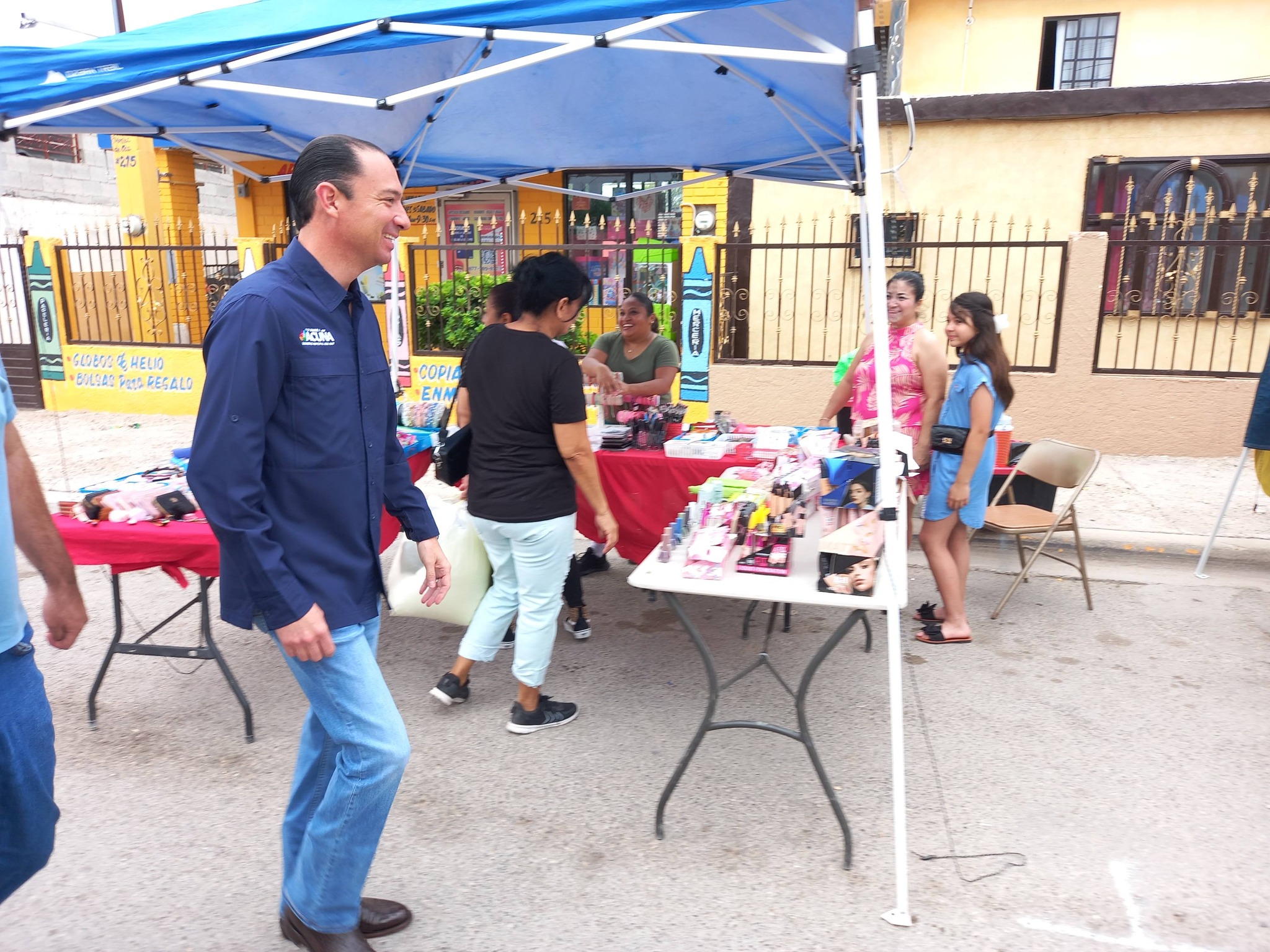 Con gran éxito reanuda actividades el comercio ambulante en la Calle Ancha