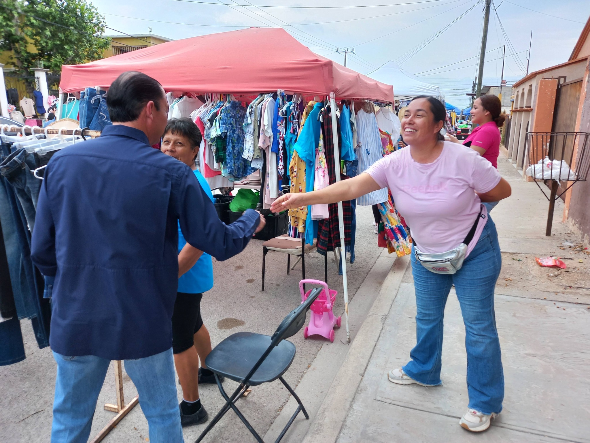 Con gran éxito reanuda actividades el comercio ambulante en la Calle Ancha