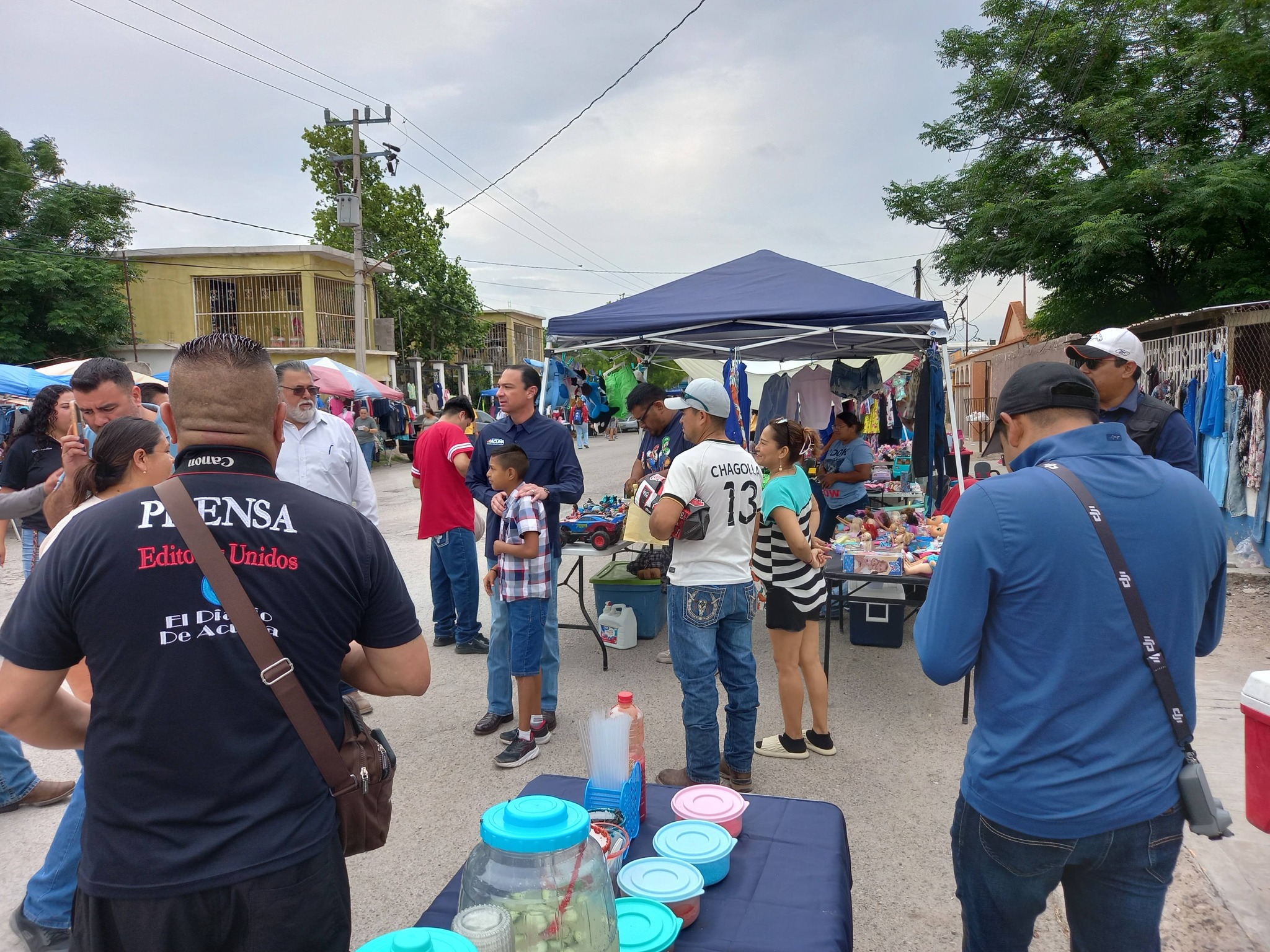 Con gran éxito reanuda actividades el comercio ambulante en la Calle Ancha