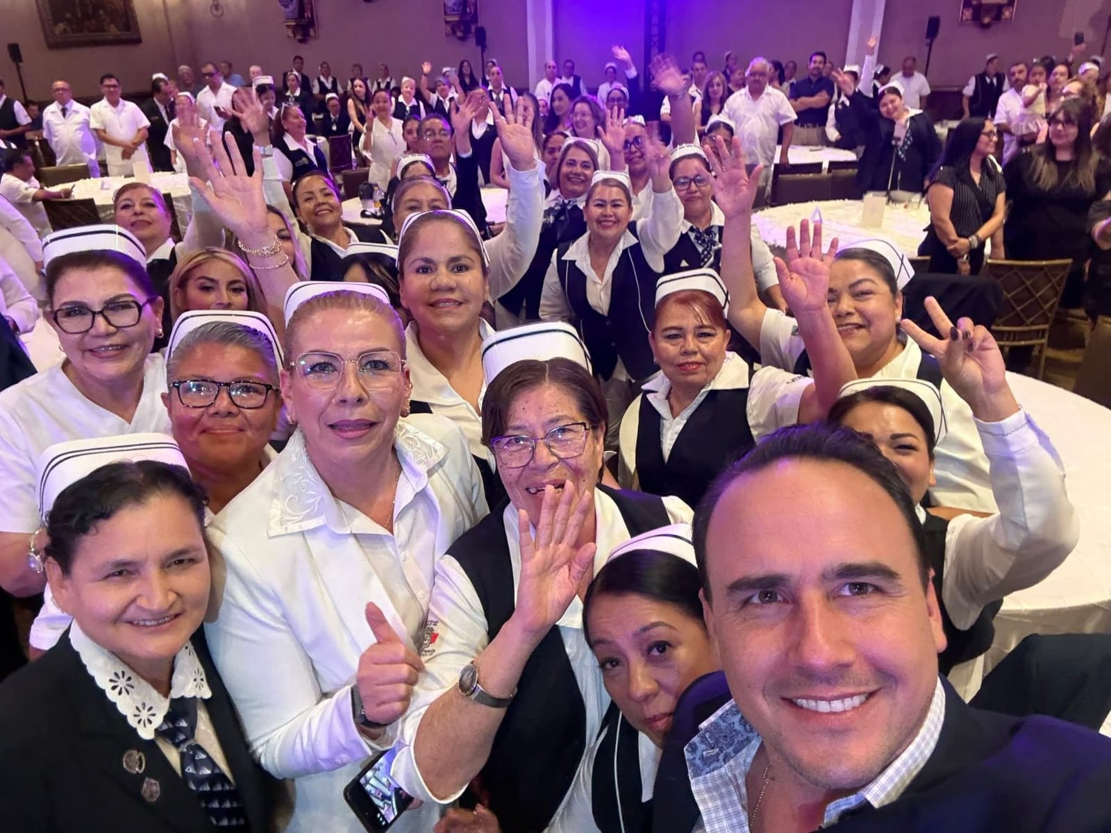 EN EQUIPO CON LAS Y LOS ENFERMEROS DE COAHUILA, FORTALECEMOS NUESTRO SISTEMA DE SALUD: MANOLO
