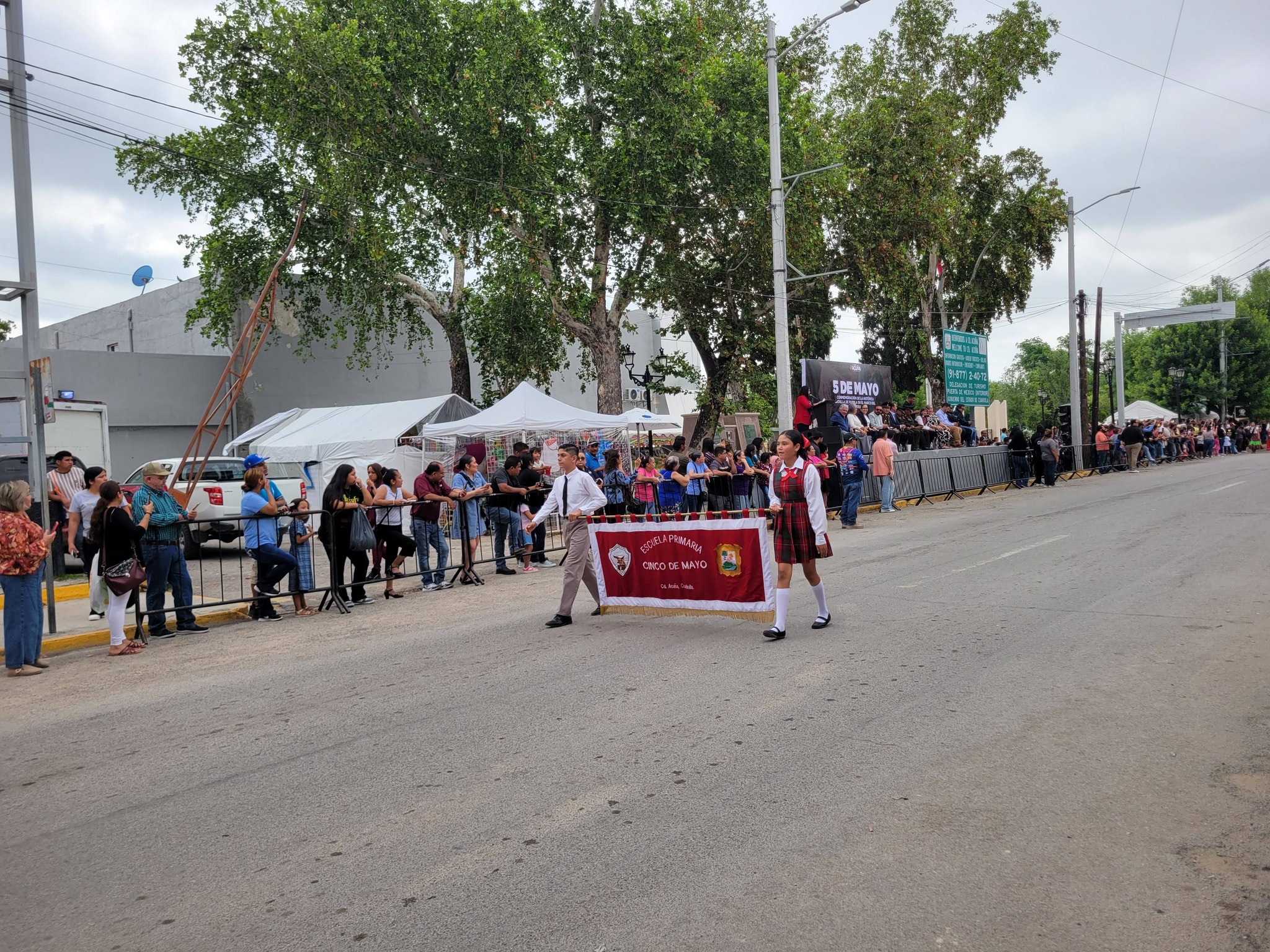 Encabeza Emilio desfile cívico – militar