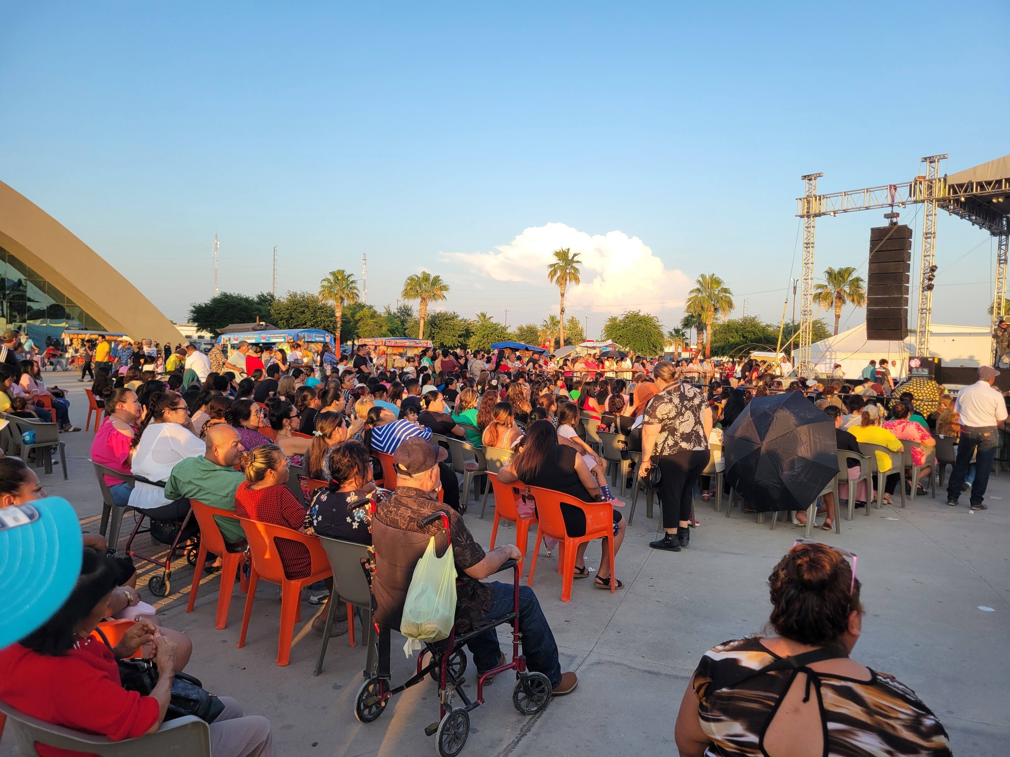 Festeja gobierno municipal a las mamás de Acuña
