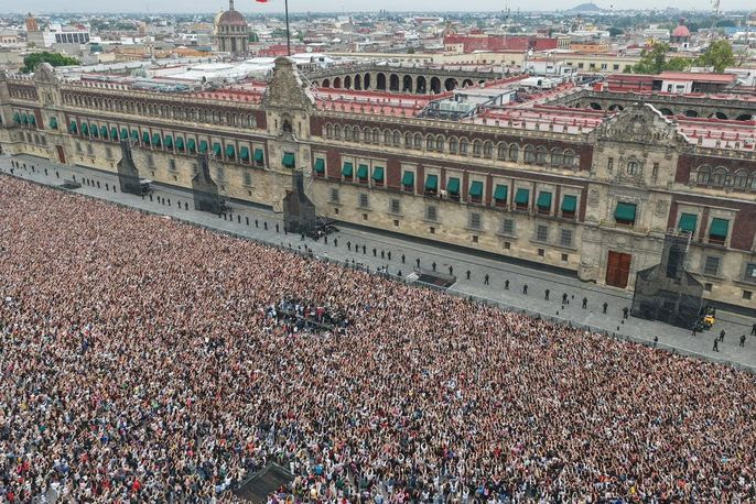 “LA MÚSICA Y LOS VALORES UNEN A MÉXICO Y COREA DEL SUR”: PRESIDENTA CLAUDIA SHEINBAUM RECIBE A BTS EN PALACIO NACIONAL