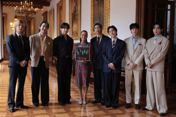 “LA MÚSICA Y LOS VALORES UNEN A MÉXICO Y COREA DEL SUR”: PRESIDENTA CLAUDIA SHEINBAUM RECIBE A BTS EN PALACIO NACIONAL
