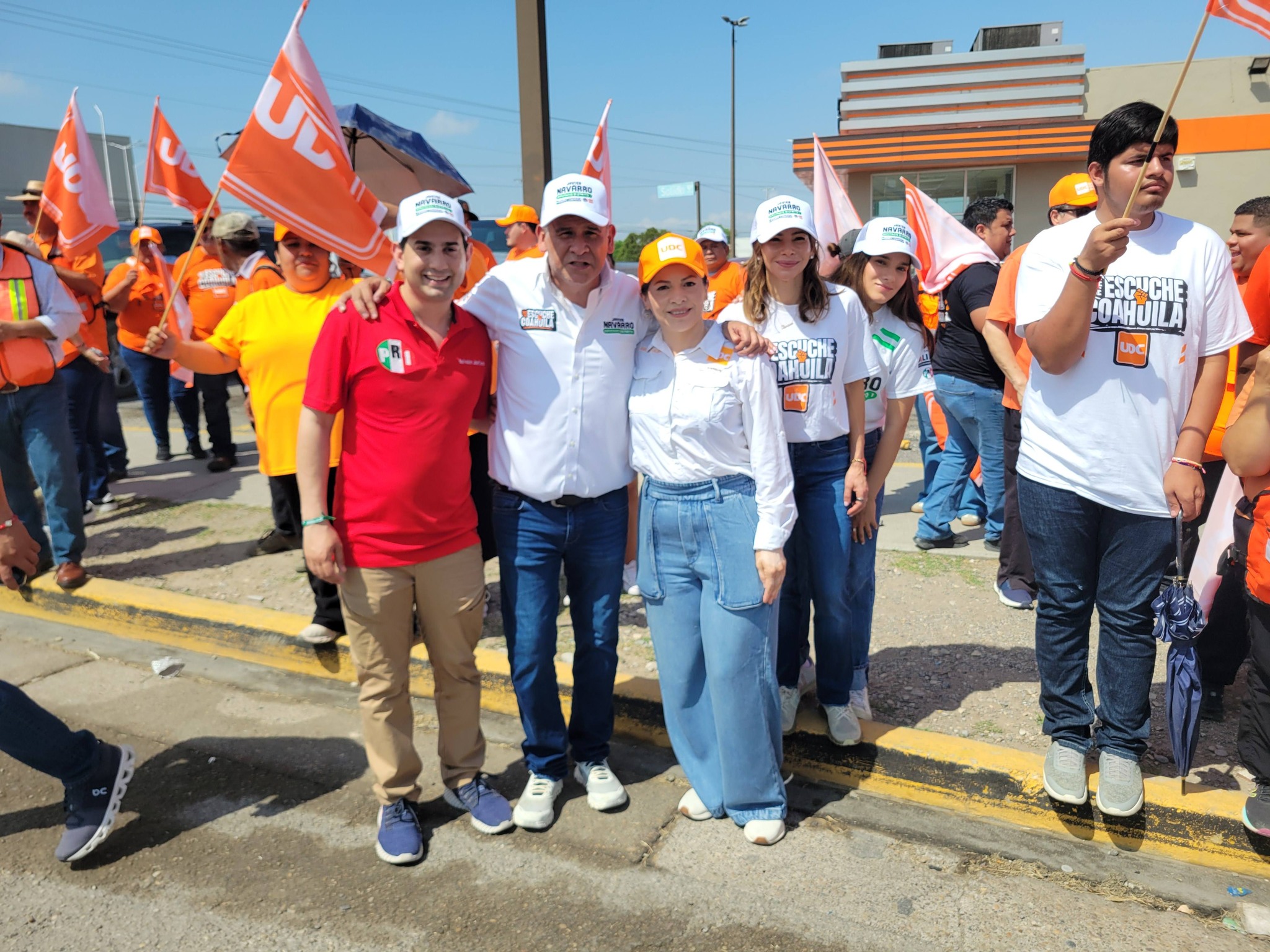 Mega Crucero en apoyo a Javier Navarro y Alberto De Luna