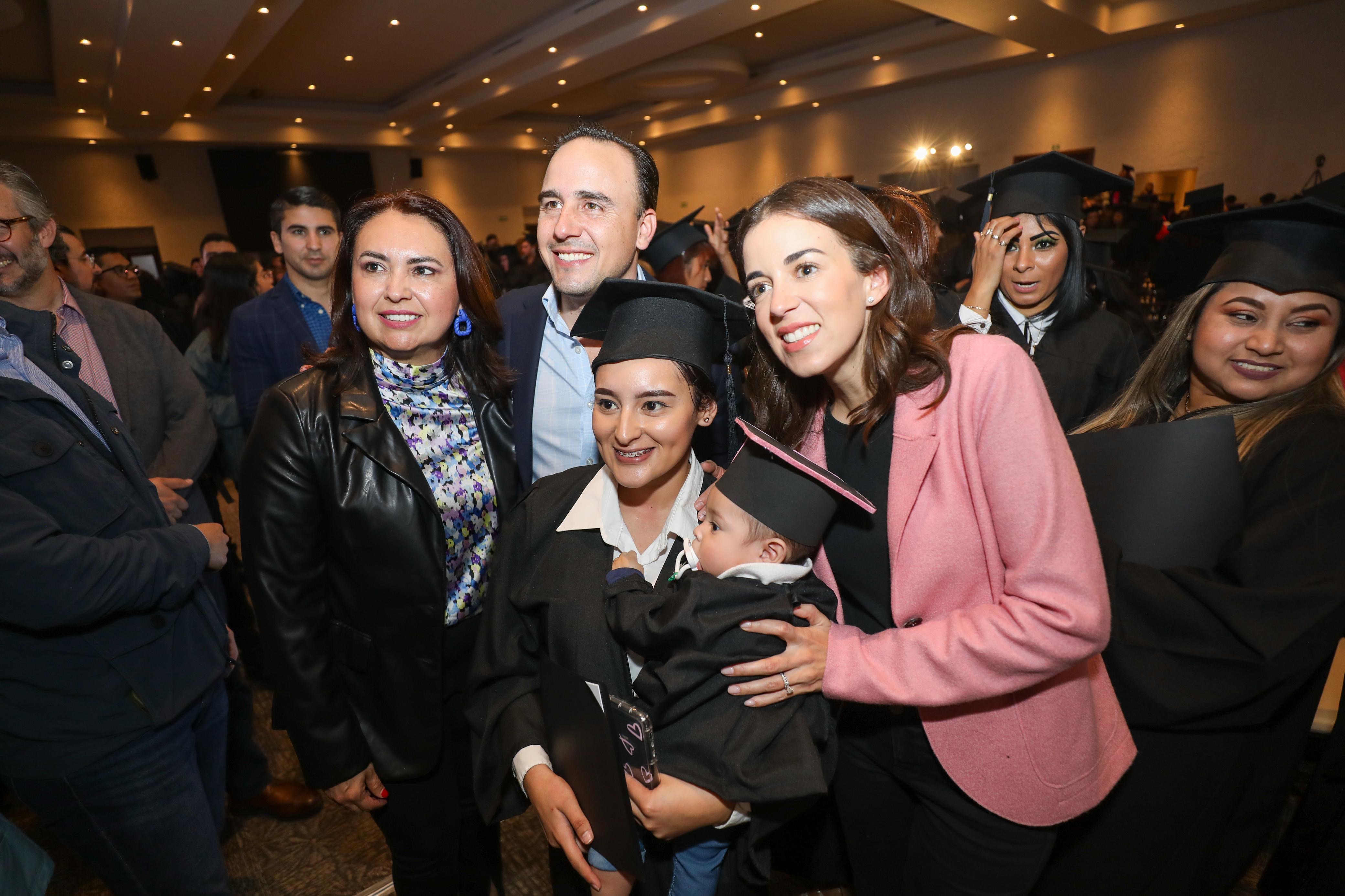 MUCHAS FELICIDADES A TODAS LAS MAMÁS DE COAHUILA, GRACIAS POR TANTO: MANOLO