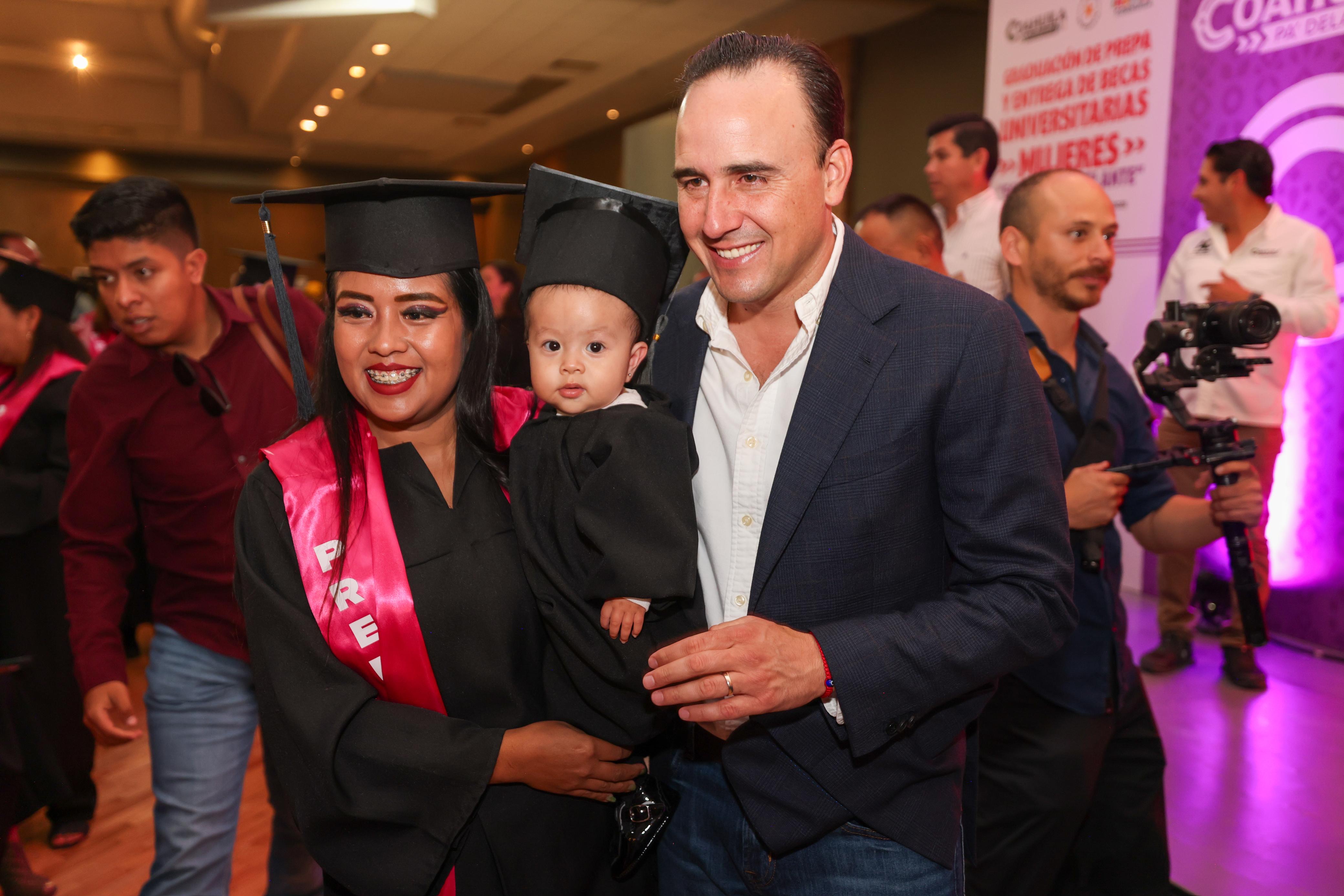 MUCHAS FELICIDADES A TODAS LAS MAMÁS DE COAHUILA, GRACIAS POR TANTO: MANOLO