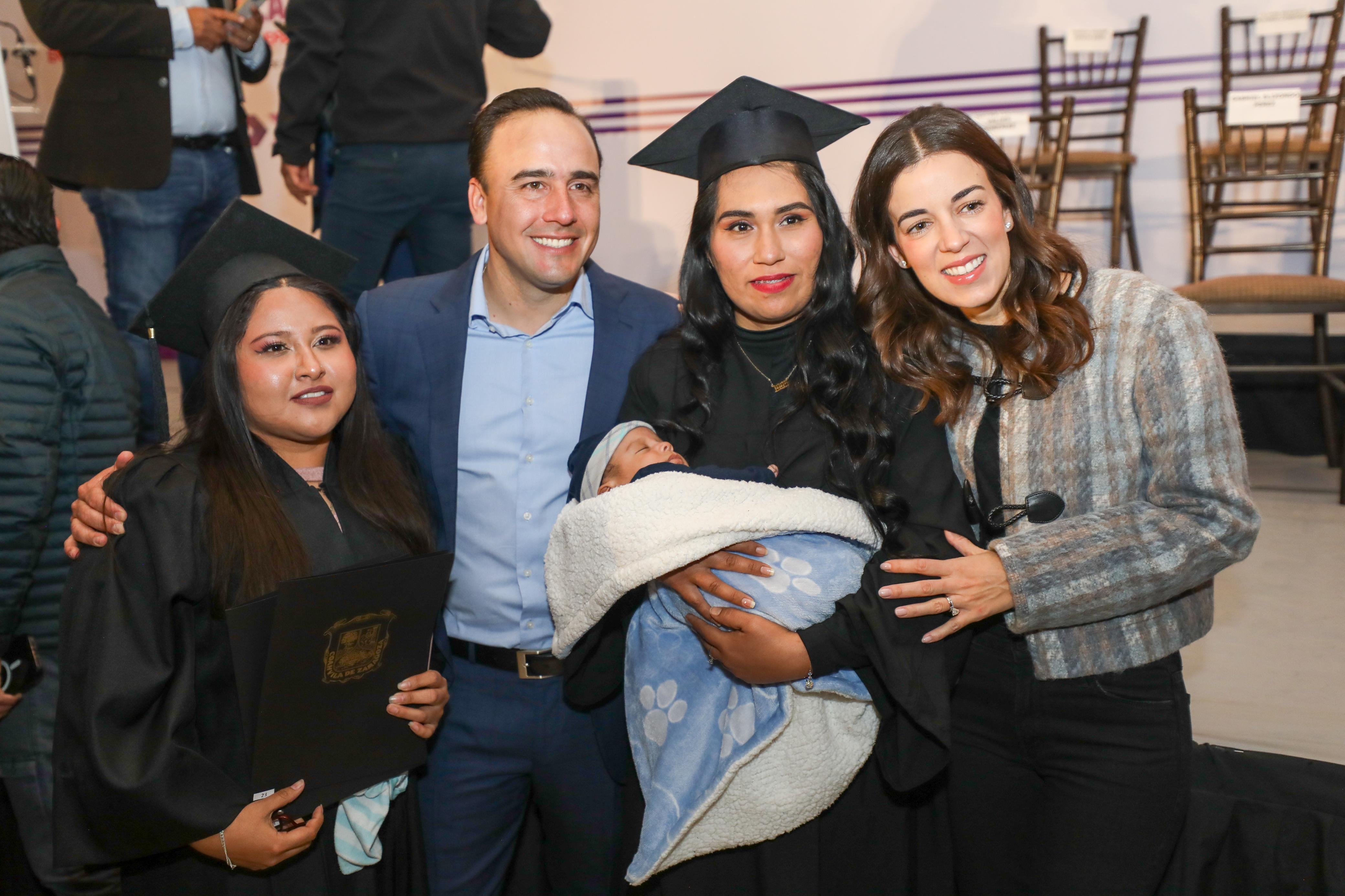 MUCHAS FELICIDADES A TODAS LAS MAMÁS DE COAHUILA, GRACIAS POR TANTO: MANOLO