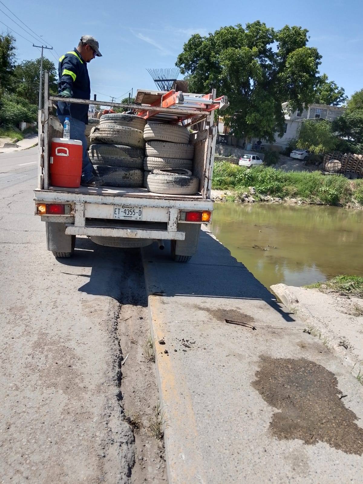 Por tu salud y seguridad no tires basura a los arroyos