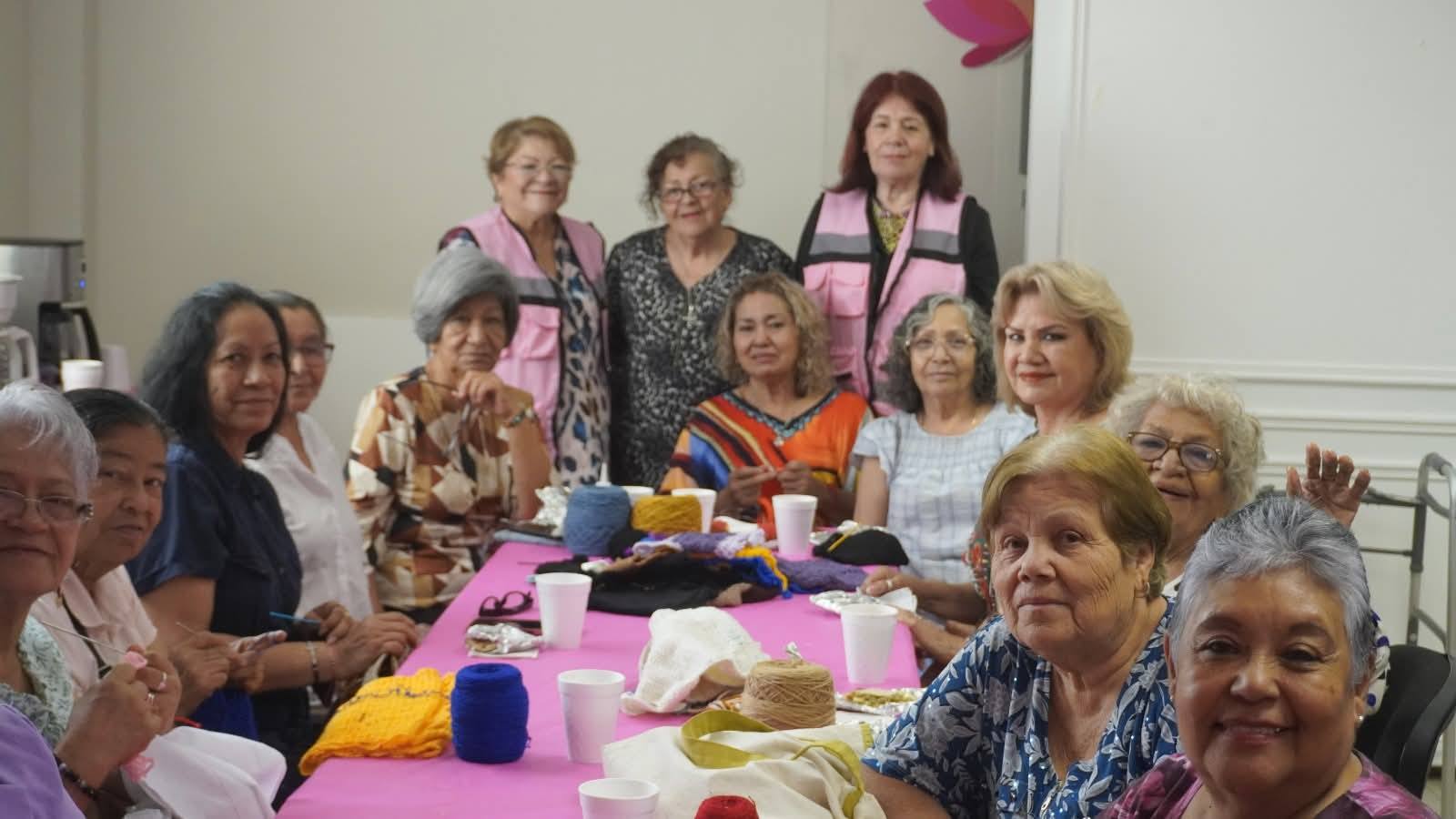 PROMUEVE EL DIF MANUALIDADES