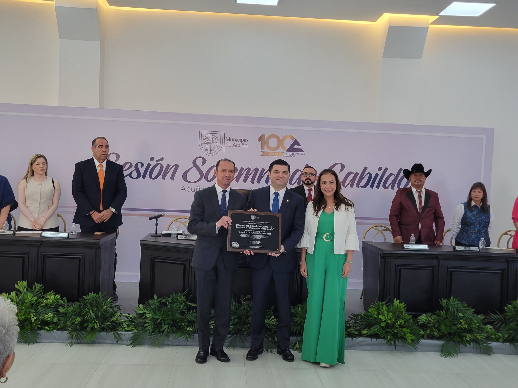 Reconoce Cabildo a CANACO Servytur Acuña