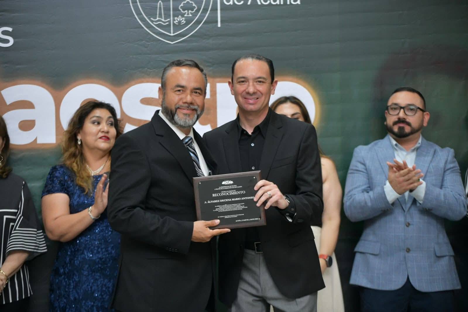 RECONOCE LA PRESIDENCIA MUNICIPAL TRAYECTORIA DE MAESTROS Y MAESTRAS