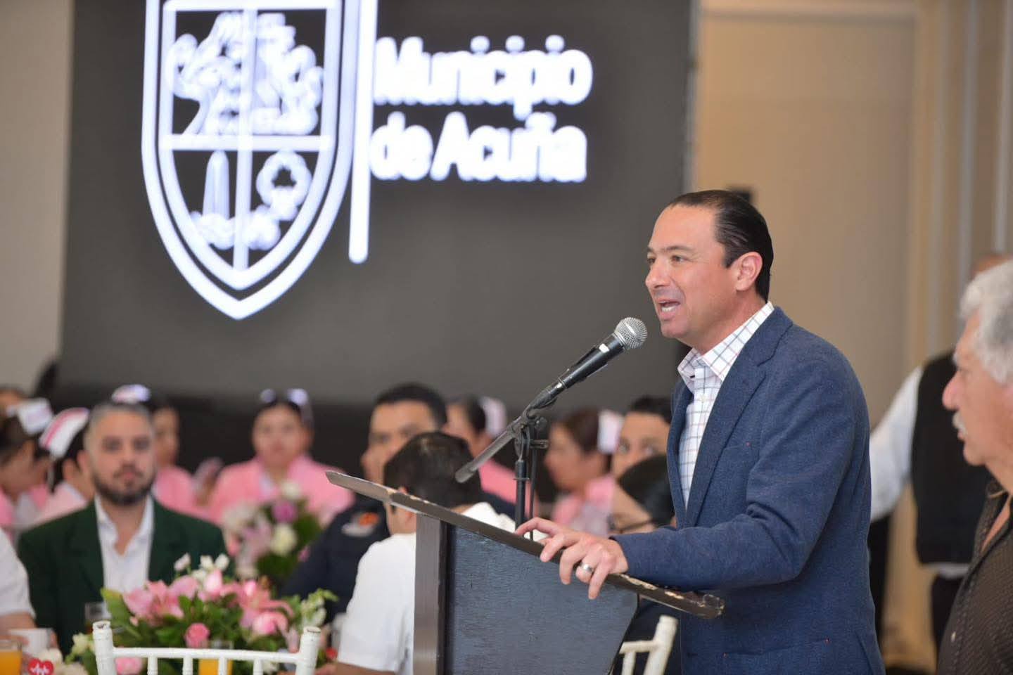 RECONOCEN LABOR DE ENFERMERAS Y ENFERMEROS
