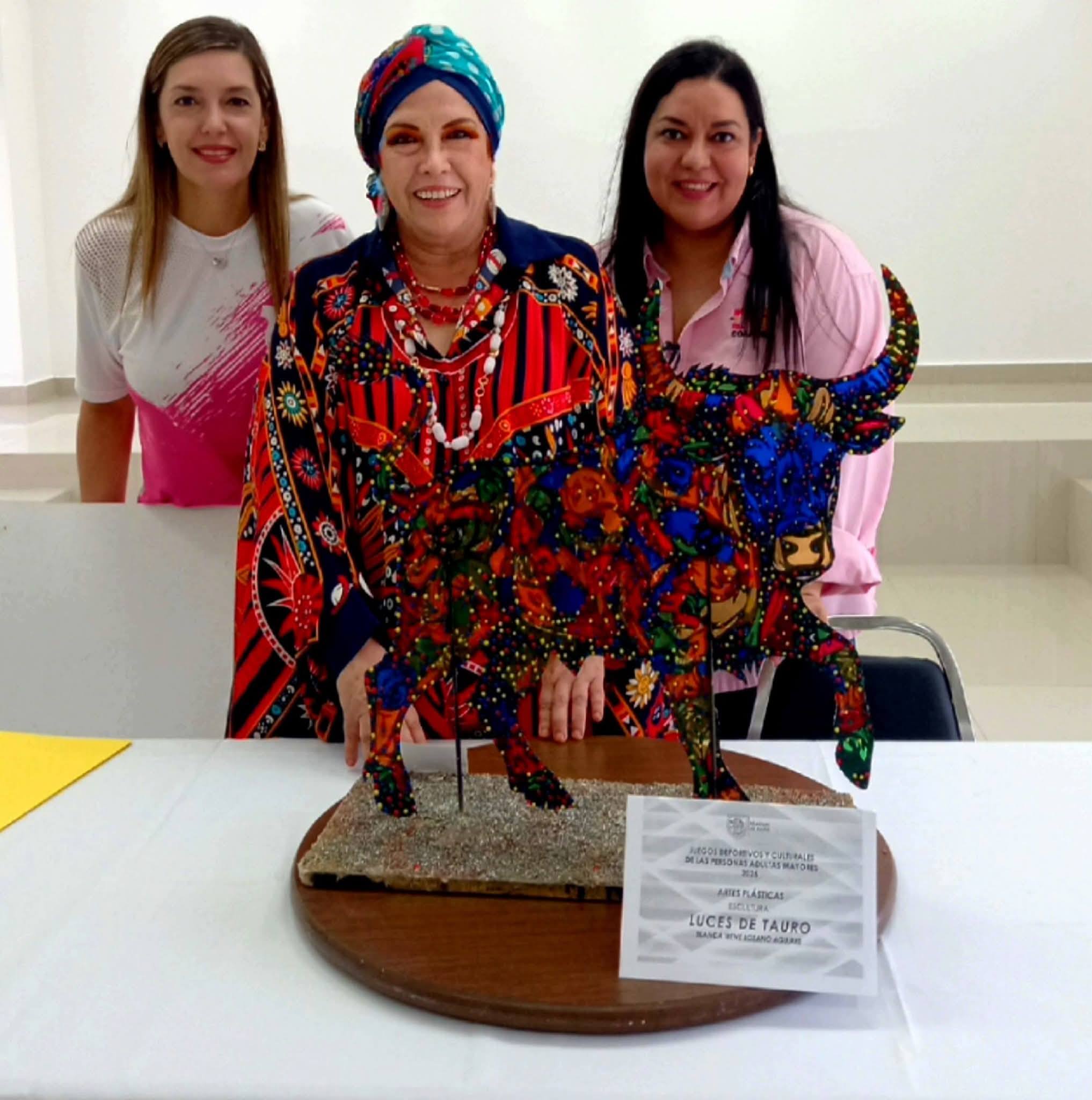 Sigue cosechando premios la maestra Blanca Irene Lozano Aguirre