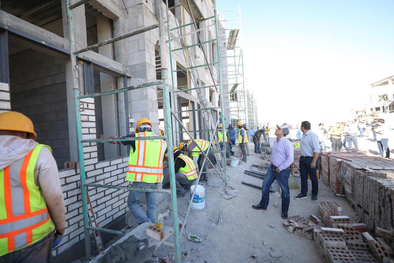 SUPERVISA MANOLO JIMÉNEZ TRABAJOS DE CONSTRUCCIÓN DE LA EXPO COAHUILA