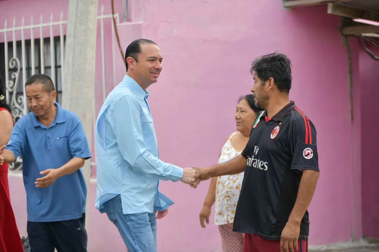 ALCALDE EMILIO DE HOYOS ENTREGA OBRA DE PAVIMENTACIÓN EN LA COLONIA FRANCISCO SARACHO