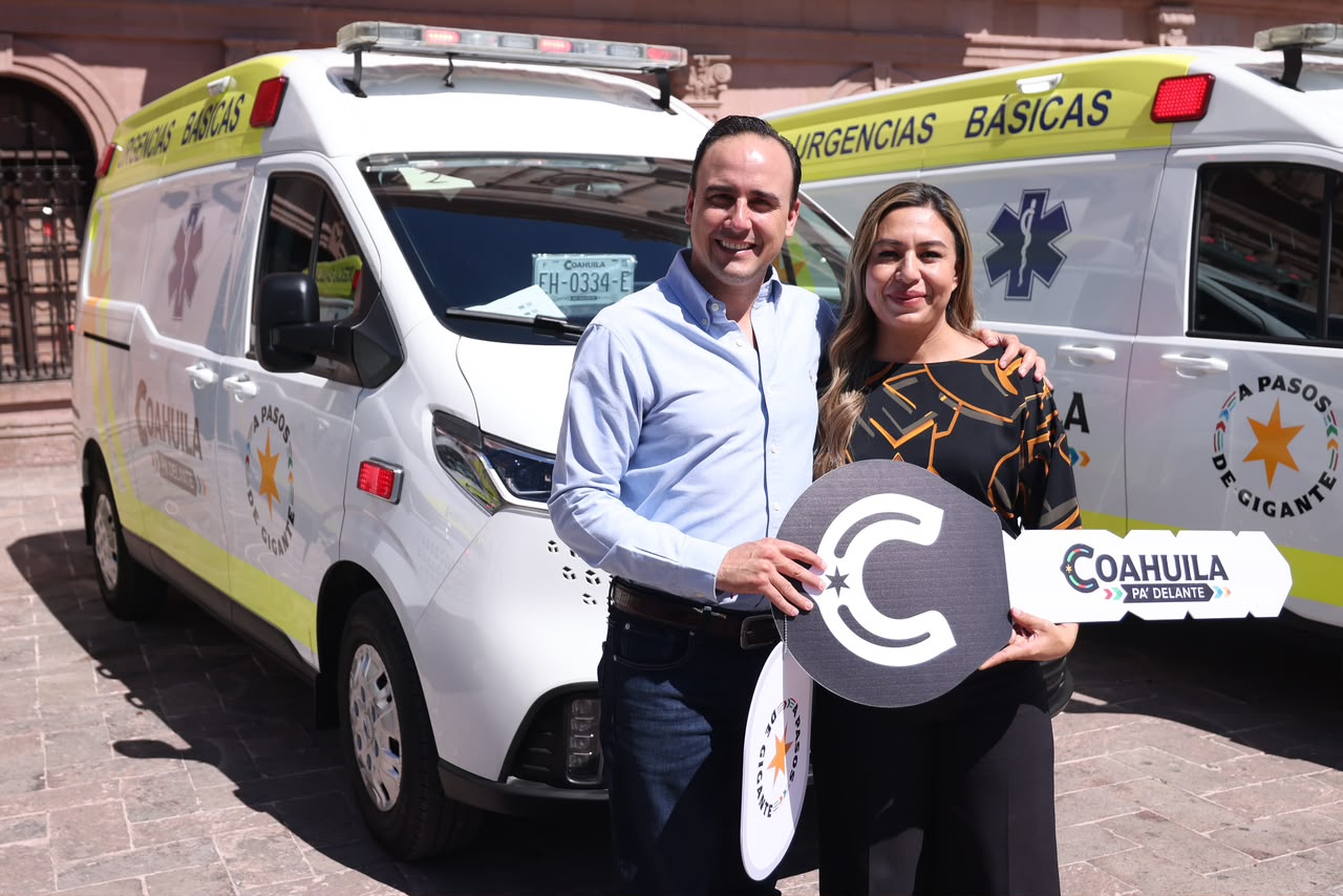 ENTREGA MANOLO JIMÉNEZ AMBULANCIAS A 6 MUNICIPIOS DE COAHUILA