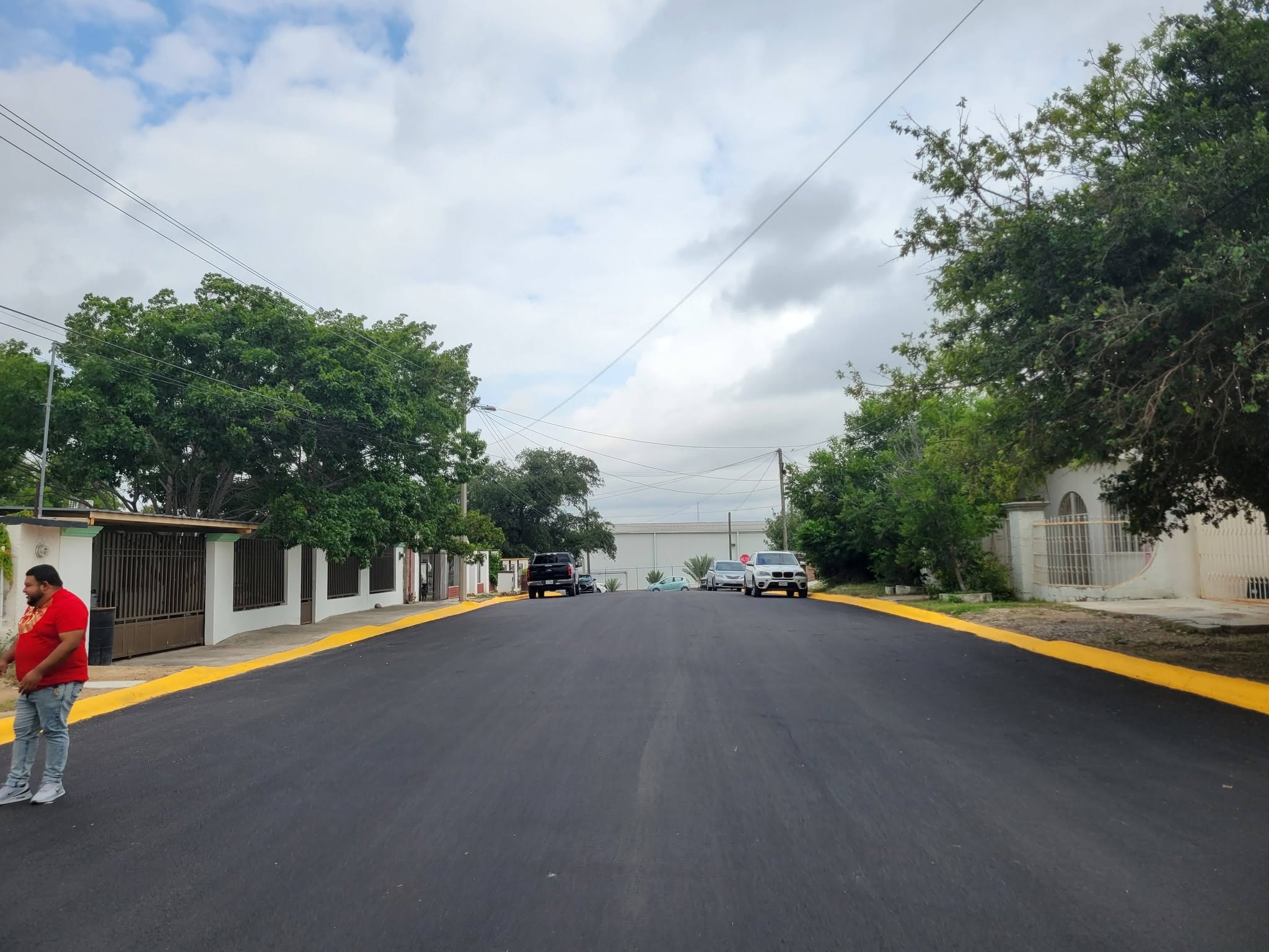Entregan pavimentación a Maestros Federales