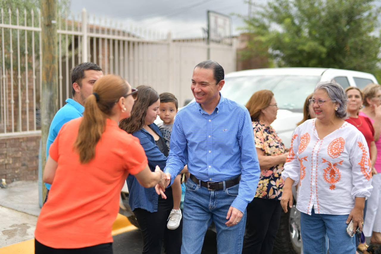 FORTALECE ALCALDE EMILIO DE HOYOS LA INFRAESTRUCTURA VIAL CON PAVIMENTACIÓN EN MAESTROS FEDERALES