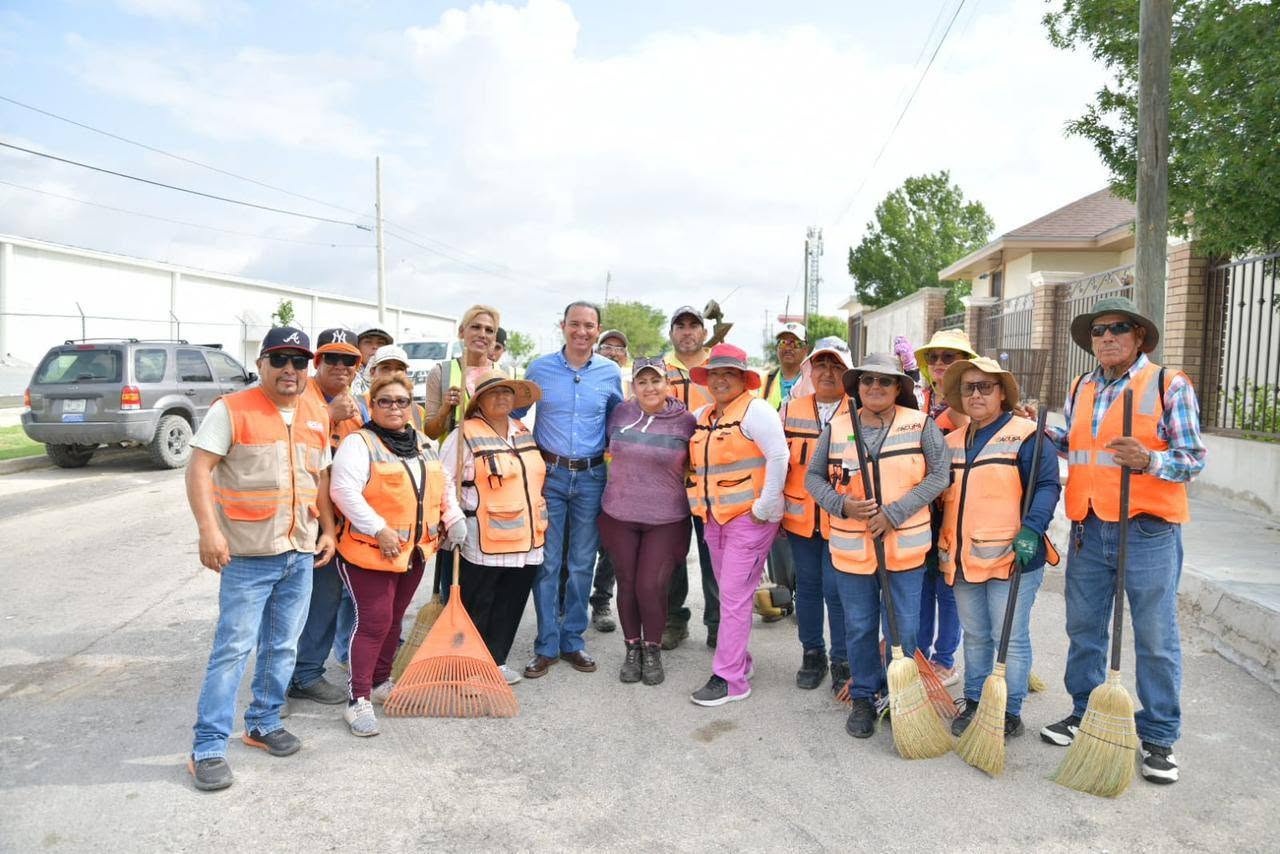 FORTALECE ALCALDE EMILIO DE HOYOS LA INFRAESTRUCTURA VIAL CON PAVIMENTACIÓN EN MAESTROS FEDERALES