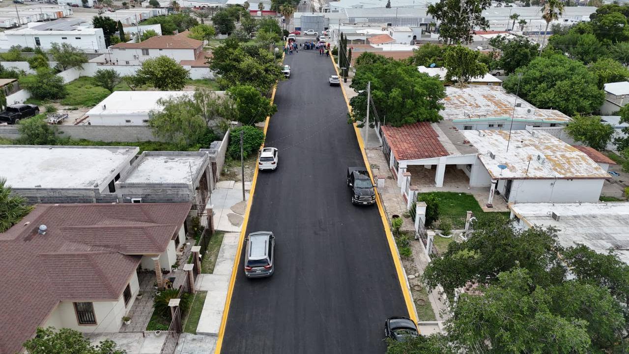 FORTALECE ALCALDE EMILIO DE HOYOS LA INFRAESTRUCTURA VIAL CON PAVIMENTACIÓN EN MAESTROS FEDERALES