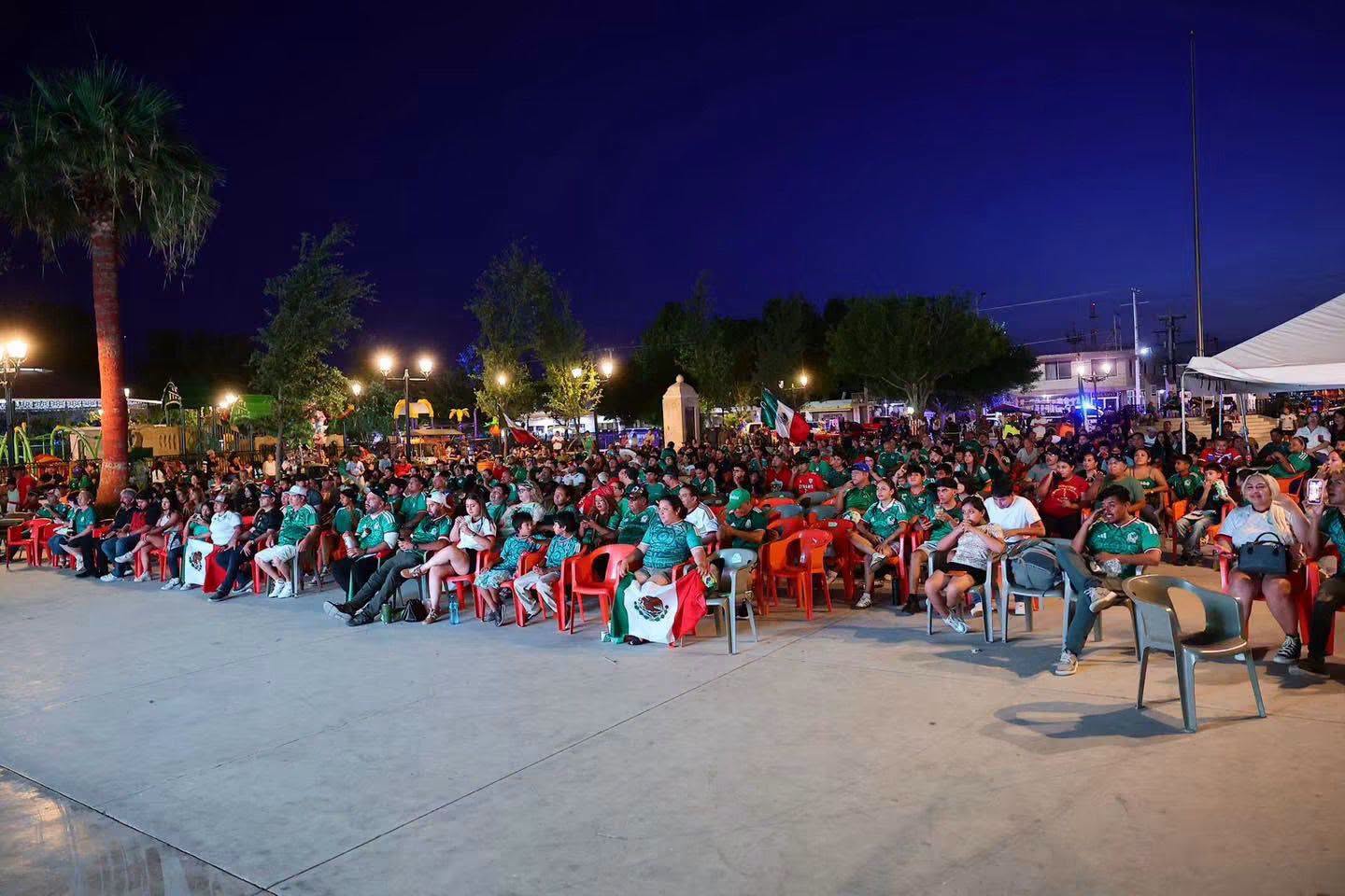 GOBIERNO MUNICIPAL REÚNE A ACUÑENSES PARA DISFRUTAR EL TERCER ENCUENTRO DE MÉXICO