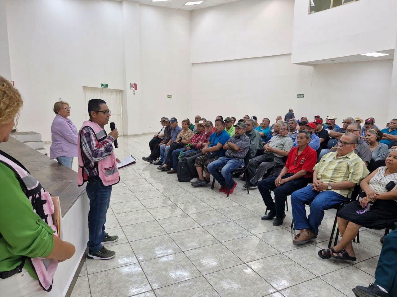 Informa DIF sobre los derechos de los adultos mayores