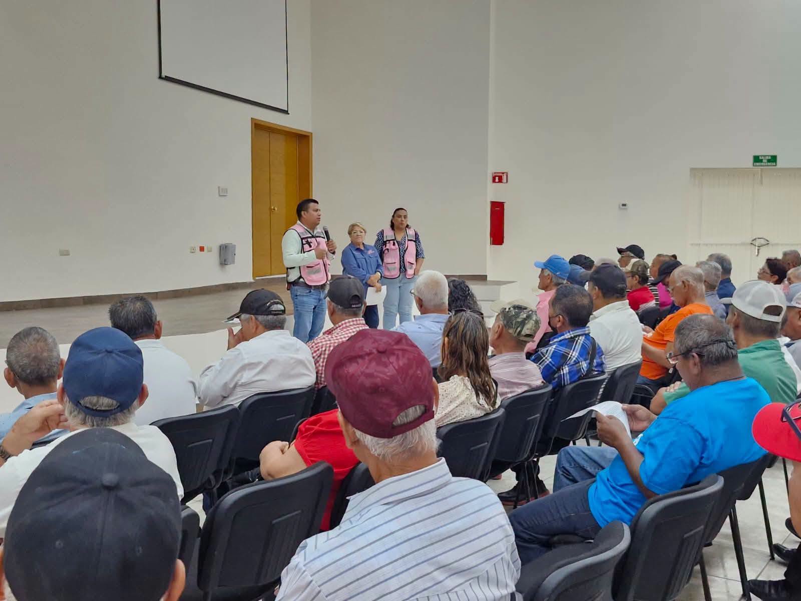 Informa DIF sobre los derechos de los adultos mayores