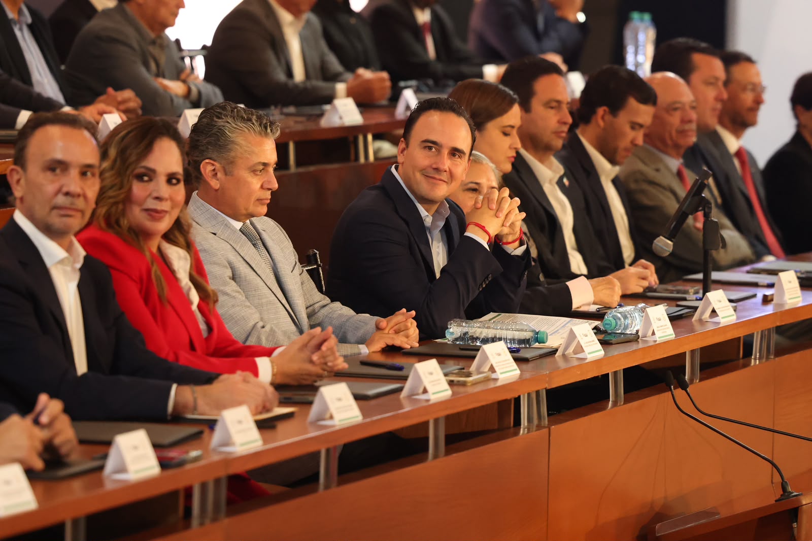 LA ESTABILIDAD LABORAL DE COAHUILA LA CONSTRUIMOS EN EQUIPO TODOS LOS DÍAS: MANOLO