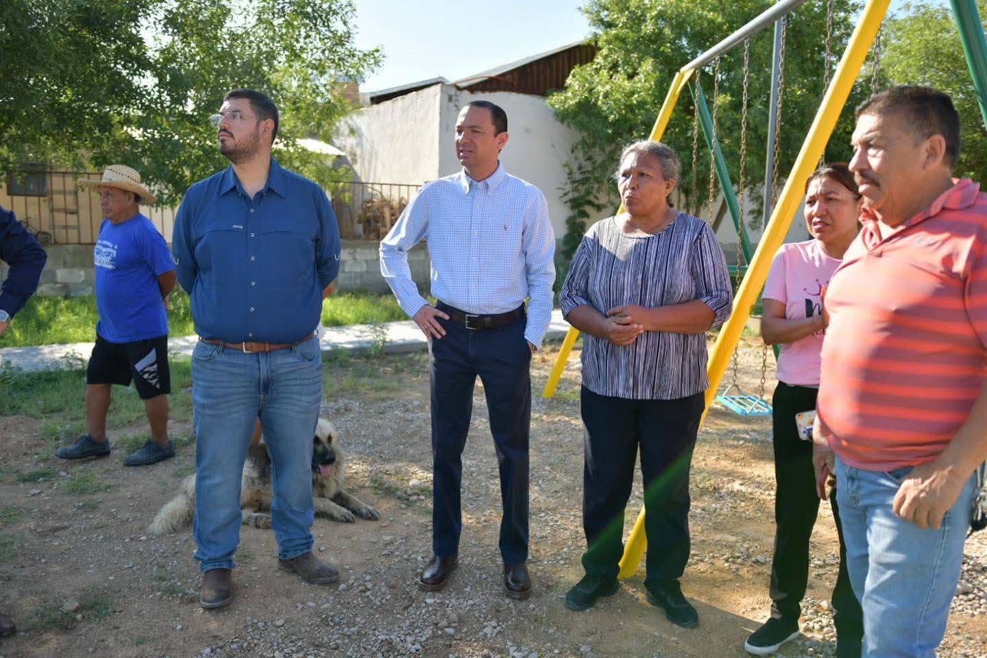 LLEVA EMILIO MÁS OBRAS A LAS COLONIAS
