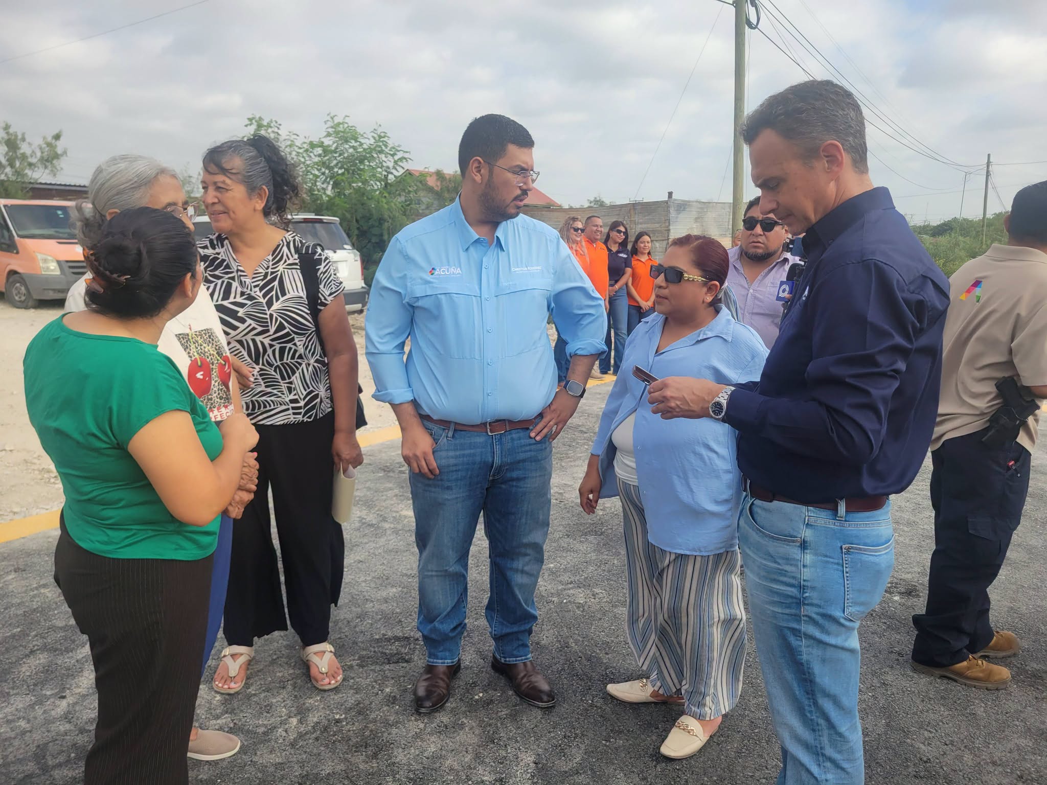 Lleva Emilio pavimentación a la Gámez Sumarán