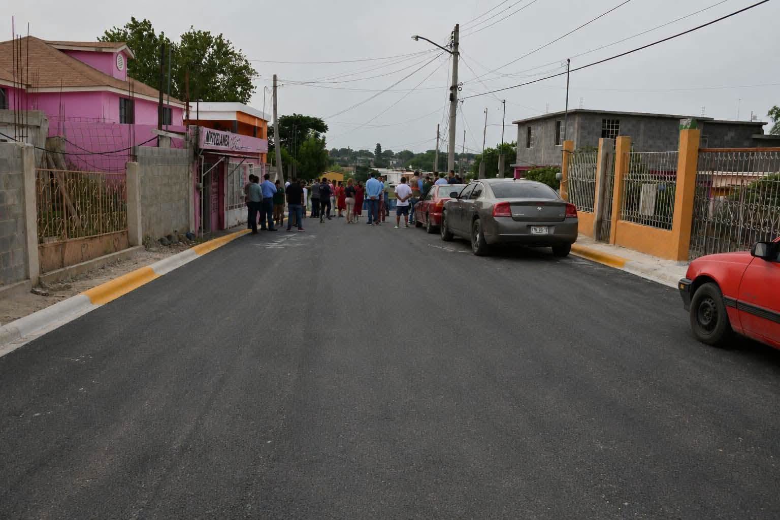PAVIMENTA EMILIO PROLONGACIÓN ABASOLO: ES UN COMPROMISO CUMPLIDO